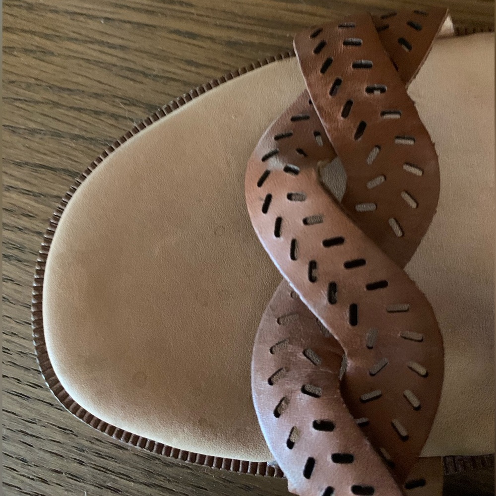 madewell The Cora Slide Sandal in Perforated Leather - Picture 5 of 7